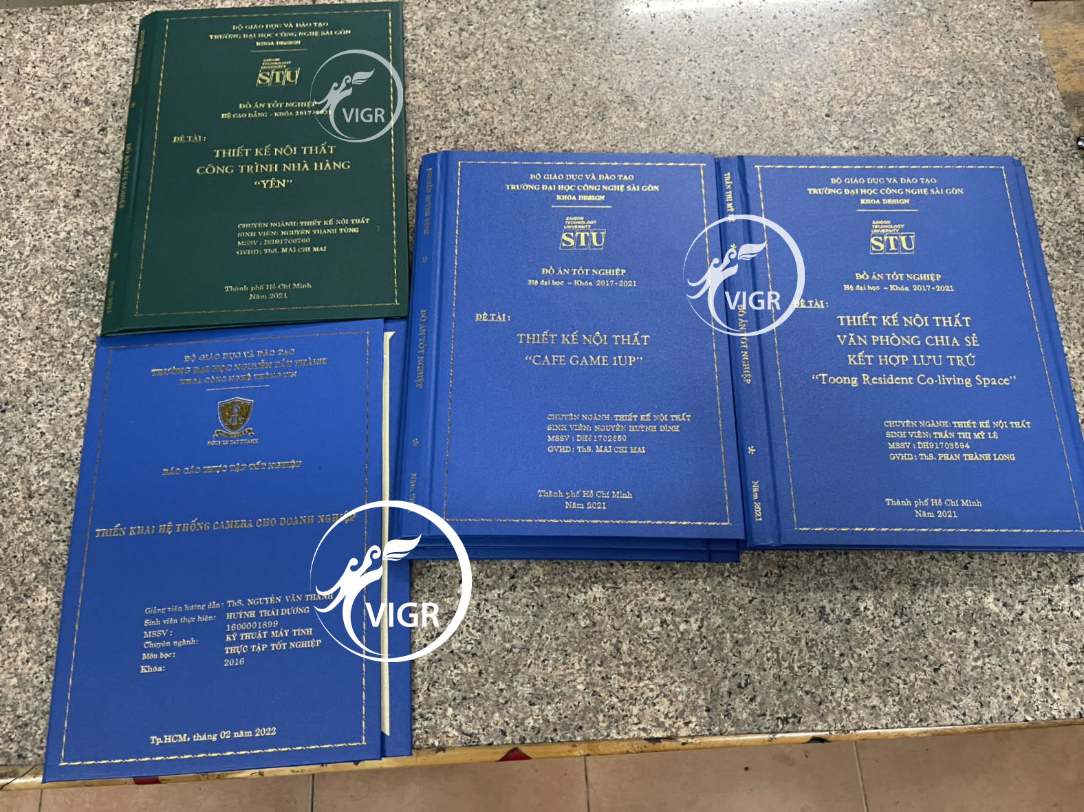Bìa mạ vàng ĐH Công Nghệ Sài Gòn
