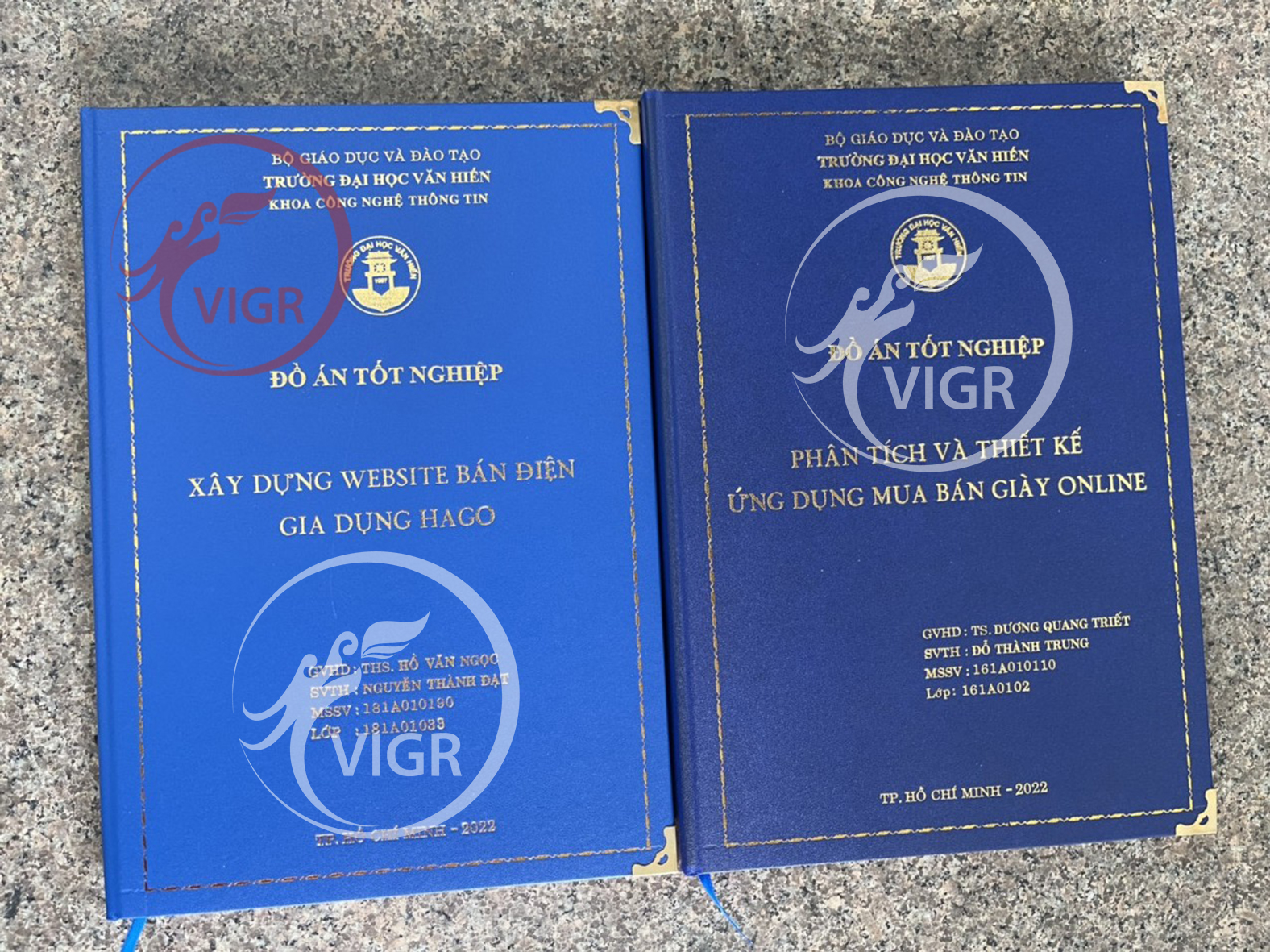 Bìa mạ vàng Đại Học Văn Hiến